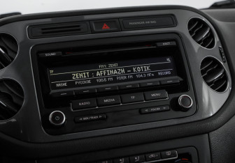 Подержанный автомобиль Volkswagen Tiguan 2015 года (15 фото)