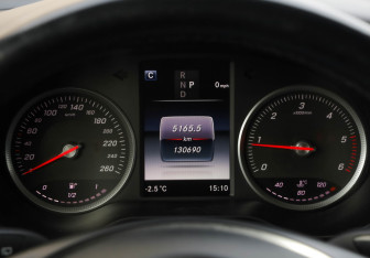 Подержанный автомобиль Mercedes-Benz GLC Coupe 2019 года (13 фото)