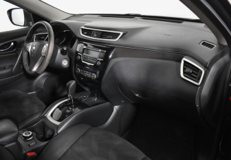 Подержанный автомобиль Nissan X-Trail 2015 года (12 фото)