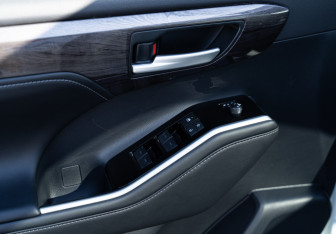 Новый Toyota Highlander 2025 (10 фото)