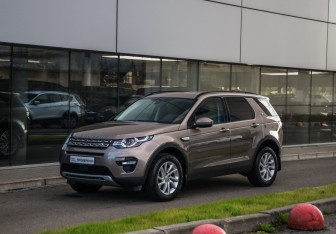 Подержанный автомобиль Land Rover Discovery Sport 2017 года (3 фото)