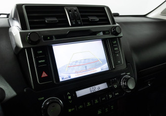 Подержанный автомобиль Toyota Land Cruiser Prado 2014 года (15 фото)