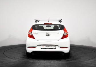 Подержанный автомобиль Hyundai Solaris Hatchback 2015 года (6 фото)