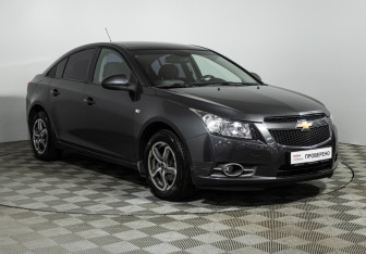 Подержанный автомобиль Chevrolet Cruze Sedan 2011 года (3 фото)