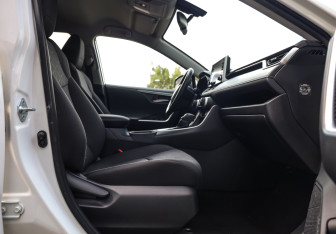 Подержанный автомобиль Toyota RAV4 2022 года (23 фото)