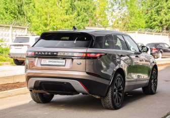 Подержанный автомобиль Land Rover Range Rover Velar 2018 года (6 фото)