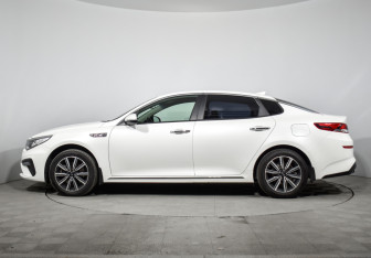 Подержанный автомобиль Kia Optima Sedan 2018 года (8 фото)