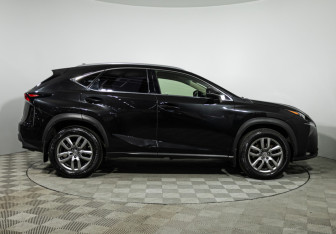 Подержанный автомобиль Lexus NX 2017 года (4 фото)