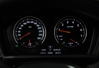 Подержанный автомобиль BMW X1 2020 года (12 фото)