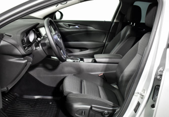 Подержанный автомобиль Opel Insignia Wagon 2020 года (10 фото)