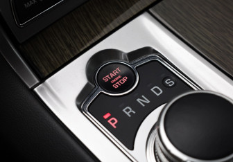 Подержанный автомобиль Jaguar XF Sedan 2015 года (13 фото)