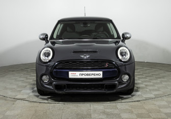 Подержанный автомобиль MINI Hatch 2015 года (2 фото)
