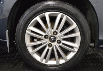 Подержанный автомобиль Citroen C4 Hatchback 2012 года (9 фото)