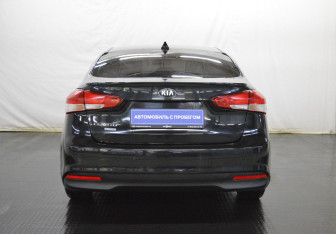 Подержанный автомобиль Kia Cerato Sedan 2019 года (6 фото)