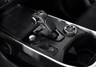 Подержанный автомобиль Haval H3 2024 года (12 фото)