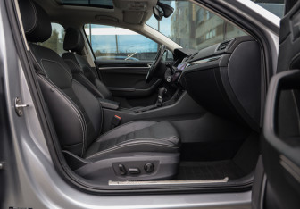 Подержанный автомобиль Skoda Superb Liftback 2023 года (30 фото)
