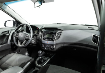Подержанный автомобиль Hyundai Creta 2017 года (9 фото)