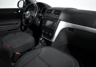 Подержанный автомобиль Skoda Yeti 2013 года (13 фото)