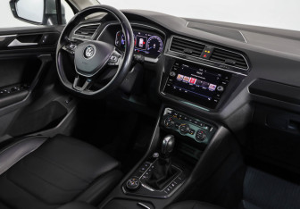 Подержанный автомобиль Volkswagen Tiguan 2019 года (9 фото)