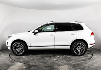 Подержанный автомобиль Volkswagen Touareg 2015 года (8 фото)