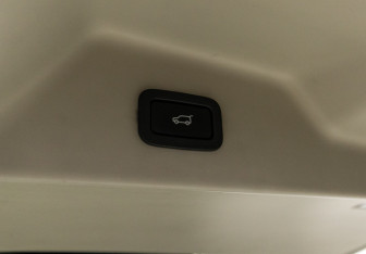 Подержанный автомобиль Land Rover Range Rover 2013 года (17 фото)