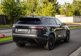 Подержанный автомобиль Land Rover Range Rover Velar 2018 года (6 фото)