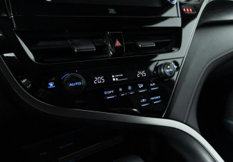 Подержанный автомобиль Toyota Camry Sedan 2021 года (19 фото)