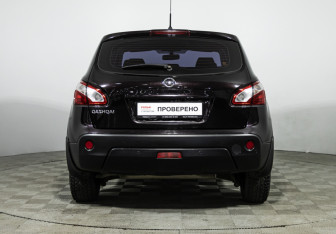 Подержанный автомобиль Nissan Qashqai 2013 года (6 фото)