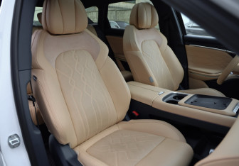 Подержанный автомобиль Voyah Free 2023 года (32 фото)