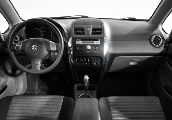 Подержанный автомобиль Suzuki SX4 Hatchback 2013 года (14 фото)