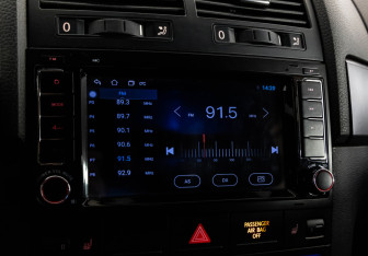 Подержанный автомобиль Volkswagen Touareg 2006 года (15 фото)