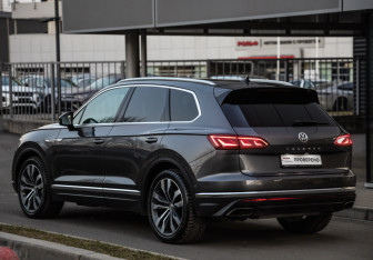 Подержанный автомобиль Volkswagen Touareg 2020 года (7 фото)