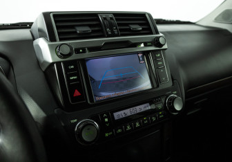 Подержанный автомобиль Toyota Land Cruiser Prado 2015 года (15 фото)