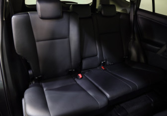 Подержанный автомобиль Toyota RAV4 2013 года (25 фото)