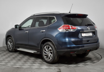 Подержанный автомобиль Nissan X-Trail 2015 года (7 фото)