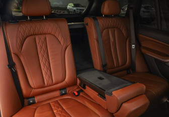 Подержанный автомобиль BMW X5 2019 года (35 фото)
