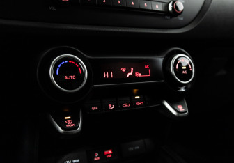 Подержанный автомобиль Kia Rio Sedan 2019 года (15 фото)