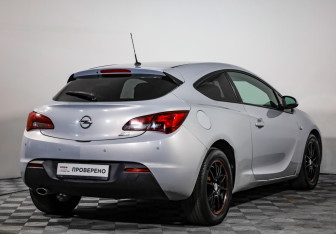 Подержанный автомобиль Opel Astra Hatchback 2012 года (5 фото)