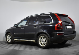 Подержанный автомобиль Volvo XC90 2003 года (7 фото)
