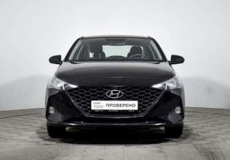 Подержанный автомобиль Hyundai Solaris Sedan 2020 года (2 фото)