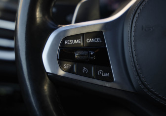 Подержанный автомобиль BMW X5 2020 года (15 фото)