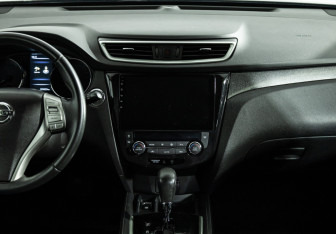 Подержанный автомобиль Nissan X-Trail 2016 года (14 фото)