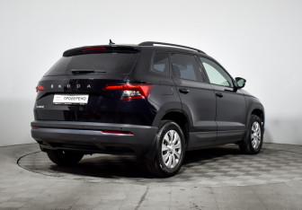Подержанный автомобиль Skoda Karoq 2021 года (5 фото)