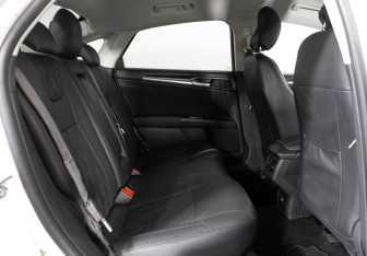 Подержанный автомобиль Ford Mondeo Sedan 2015 года (15 фото)