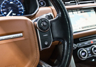 Подержанный автомобиль Land Rover Range Rover 2014 года (18 фото)