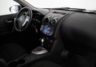 Подержанный автомобиль Nissan Qashqai 2008 года (10 фото)