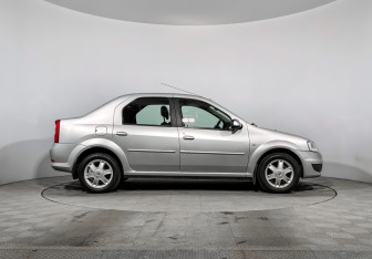 Подержанный автомобиль Renault Logan Sedan 2013 года (4 фото)