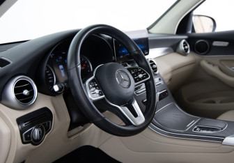 Подержанный автомобиль Mercedes-Benz GLC Coupe 2021 года (5 фото)