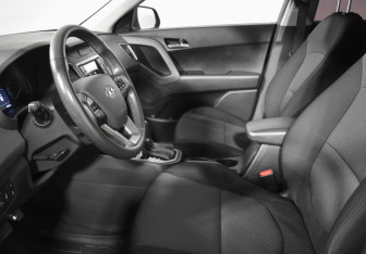 Подержанный автомобиль Hyundai Creta 2021 года (10 фото)