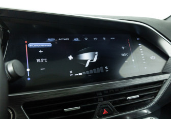 Подержанный автомобиль Geely Tugella 2022 года (18 фото)